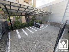 南向きバルコニーで陽当たり、風通し良好。広々としているため、お洗濯物をたっぷりと干す事ができます。