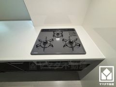 毎日の料理がもっとスムーズに。便利な3口コンロ付きキッチン。