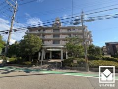 落ち着いた色合いと品のあるデザイン。帰るたびに安心感を感じられる佇まい。