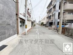 「ウエルシア尼崎大庄店」まで徒歩4分、「コープ苦楽園」まで徒歩9分、「コノミヤ尼崎店」まで徒歩12分など、お買い物施設が徒歩圏内に複数あり便利な住環境です。