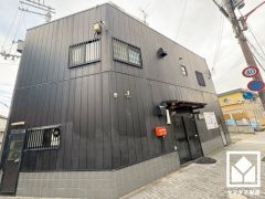 キッチンには窓がございますので手元が明るく、お料理がはかどります。