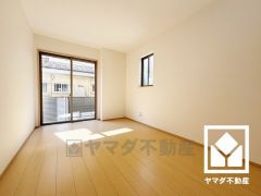 クローゼット付きの洋室としてもお使いいただけます。独立したお部屋なのでプライベートな時間をゆったり過ごせそうです。