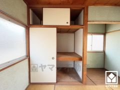 押入にはお客様用の座布団や寝具も収納可能です。