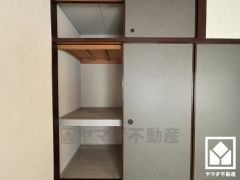 押入にはお客様用の座布団や寝具も収納可能です。