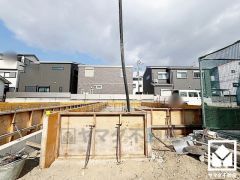 シャンプードレッサー付き。シャワー付き水栓なので、忙しい朝でも身支度がしやすく時短になります。