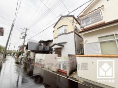 お買い物施設が徒歩圏内に複数あり、便利な住環境です。