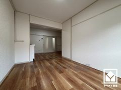 心地よい空間が広がるリビングで、家族みんなが快適に過ごせる時間を提供。