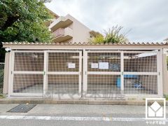 清潔なゴミ出し場で気持ち良くお使い頂けます。ご成約でヤマダポイントプレゼント中です。お問合せお待ちしております。