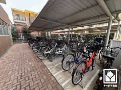 広々としており、使い勝手の良い駐輪場・バイク置場です。