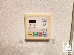 阪神電鉄なんば線「尼崎」駅まで徒歩約14分の立地。毎日の通勤・通学だけでなく、休日のお出かけまで利便性に優れています。