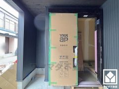 キッチンは空間を有効活用できる壁付けタイプ。