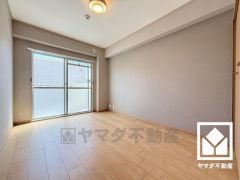 どんな家具にも馴染む広さ、落ち着いた雰囲気の洋室で快適な毎日