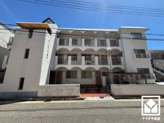 阪急電鉄神戸線「塚口」駅まで徒歩約11分の立地。3沿線利用可能で、毎日の通勤・通学だけでなく、休日のお出かけまで利便性に優れています。