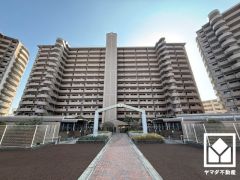 国道43号線や阪神高速道路・名神高速道路と繋がる西宮インターチェンジが車で5分圏内。神戸方面や大阪方面へ出やすく、車での移動にも便利な立地です。