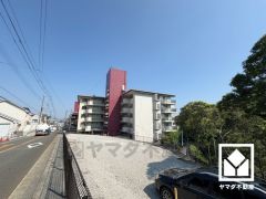 収納力豊富なトランクルーム付き。アウトドア用品などもしっかり収納できます。（使用料月額200円）