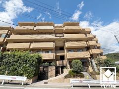 阪急電鉄甲陽線「甲陽園」駅まで徒歩約13分の立地。2沿線利用可能で、毎日の通勤・通学だけでなく、休日のお出かけまで利便性に優れています。