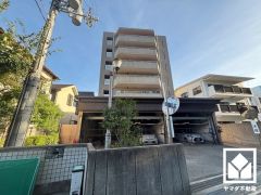 キッチンは空間を有効活用できる壁付けタイプです。