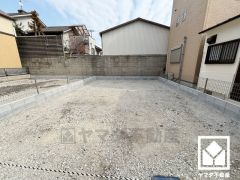 キッチンは対面式なのでお料理中でもお子様の様子が分かって安心です。