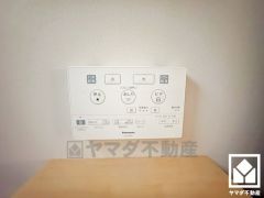 温水洗浄便座付きで、季節を問わずいつでも温かい便座をお使いいただけます。