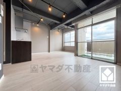 おしゃれなインテリアが映えるリビングで、リラックスしたひとときを過ごせます。