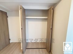 新たに家具を買わなくても良いので、ハンガーパイプ付きのクローゼットは嬉しいですね。