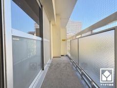 広々バルコニーでお洗濯をたっぷりと干す事ができます。