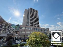 屋内バイク置場もございます。雨や風、直射日光からお乗り物を守ることができます。（月額500円～1000円）