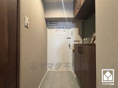 玄関にはたっぷりの収納スペースを完備。家族の靴もしっかり収納できるので、玄関がいつも片付き、気持ちよくお客様を迎えられます。