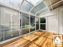 リビングのように使える広々サンルーム付き。おうち時間をもっと快適に、もっと心地よく。