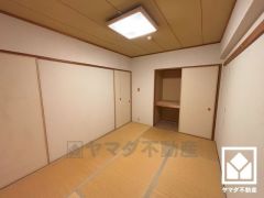 子どもの遊び場、お昼寝スペース、時には書斎にも。和室があると、暮らしの幅がぐんと広がる。