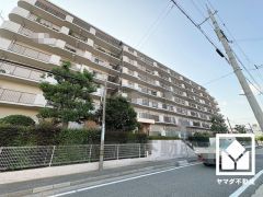 阪神電鉄本線「尼崎センタープール前」駅まで徒歩約5分の立地。