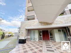 阪急電鉄甲陽線「甲陽園」駅まで徒歩約14分、阪急電鉄神戸線「夙川」駅まで徒歩約27分の立地。