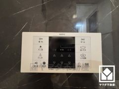 ボタン1つで自動でお湯張りができるオートバス機能付き。追い炊き機能もございますので、いつでも温かいお風呂に入ることができます。