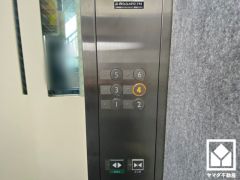 スムーズな移動を叶えるエレベーター。忙しい朝も快適に、ストレスフリーな暮らしをサポート。