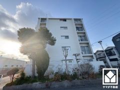 リビングにも収納スペースがあり、住空間を広々お使いいただけます。