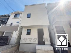 納戸はクローゼット付きの洋室としてもお使いいただけます。独立したお部屋なのでプライベートな時間をゆったり過ごせそうです。