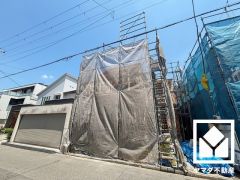 キッチンに窓がございますので、昼間は手元が明るく、お料理がはかどります。