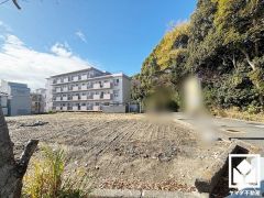 広々19.9帖のLDKが魅力。家族全員がリラックスできる、ゆったりとした快適リビングで温かい団らんの時間を。