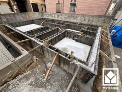 約6.5帖の納戸はクローゼット付きの洋室としてもお使いいただけます。独立したお部屋なのでプライベートな時間をゆったり過ごせそうです。