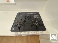 毎日の料理がもっとスムーズに。便利な3口コンロ付きキッチン。