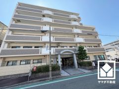 玄関にはシューズボックスを完備。家族の靴もしっかり収納できるので、玄関がいつも片付き、気持ちよくお客様を迎えられます。