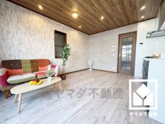 おしゃれなインテリアが映えるリビングで、リラックスしたひとときを過ごせます。