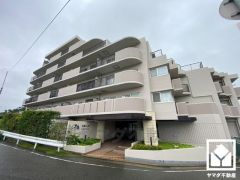 落ち着いた色合いと品のあるデザイン。帰るたびに安心感を感じられる佇まい。