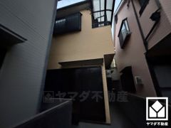 突然の来訪時でも安心なモニター付きインターホンを完備。お留守番中のお子様でも簡単に来訪者の確認ができます。