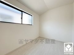 全居室に窓がございます。明るい陽光がたっぷり差し込む心地よい生活空間です。