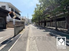 「関西スーパー苦楽園店」まで徒歩5分など、お買い物施設が徒歩圏内に複数あり便利な住環境です。