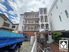 落ち着いた色合いと品のあるデザイン。帰るたびに安心感を感じられる佇まい。