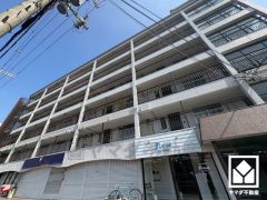 室内洗濯機置場付きなので天候に左右されず洗濯できます。