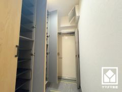 玄関にはシューズボックスを完備。家族の靴もしっかり収納できるので、玄関がいつも片付き、気持ちよくお客様を迎えられます。