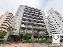洗練された外観デザインが、住まう誇りを演出。都会に調和する美しい佇まいのマンション。